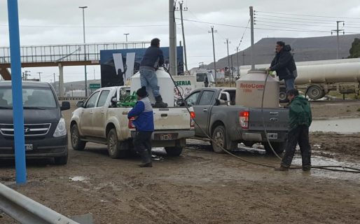 Siguen disponibles los cargaderos de agua