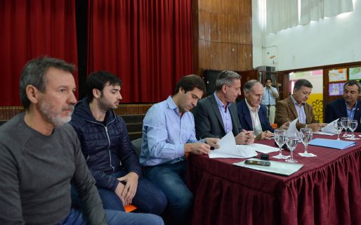 Firman convenio de 52 millones para la rehabilitación de los servicios