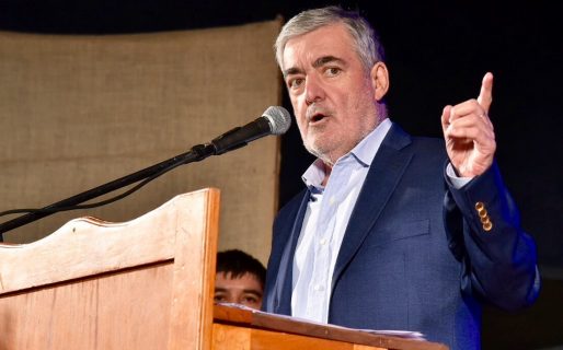 Das Neves regresa a Comodoro junto al ministro de Defensa
