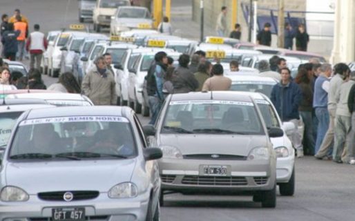 Remiseros y taxistas contarán con botones antipánico