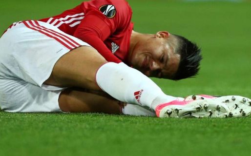 Marcos Rojo se rompió los ligamentos