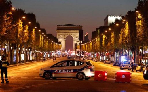 Un policía y un atacante muertos en París por atentado del Estado Islámico