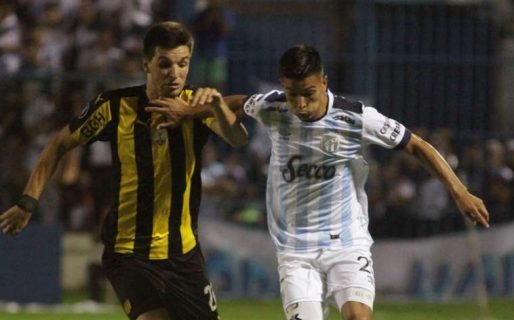 Atlético Tucumán le ganó un partido clave a Peñarol