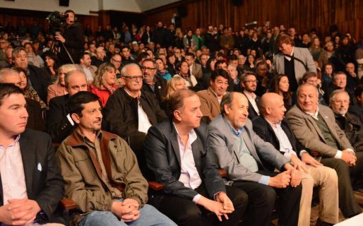 Linares firmó el rechazo a la central nuclear pero no a la megaminería