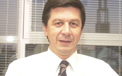 Menna toma distancia con el Pro