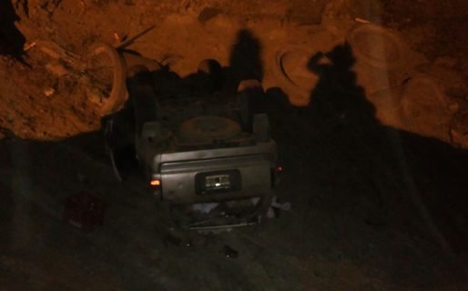 Volcó con su camioneta y se salvó de milagro