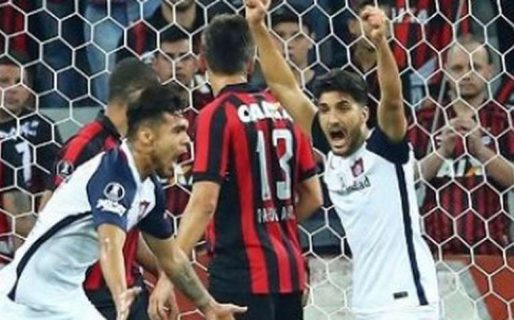 El Ciclón goleó y sueña