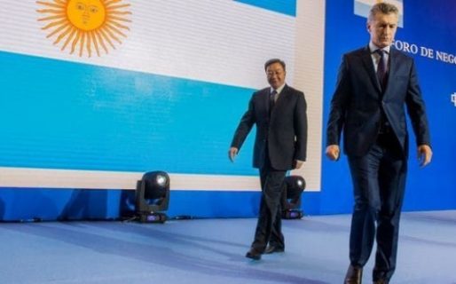 Macri firma con China “acuerdos que ya estaban acordados”