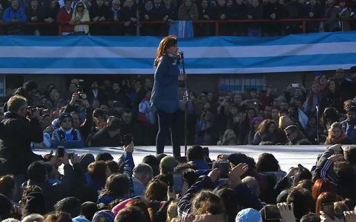Cristina: «Vengo a sumarme como una mas, a poner el cuerpo»