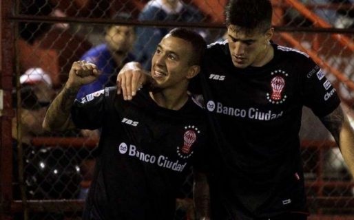 Huracán ganó un partido que puede valer la categoría