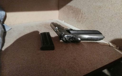 Detuvieron a un joven por un asalto y secuestran armas