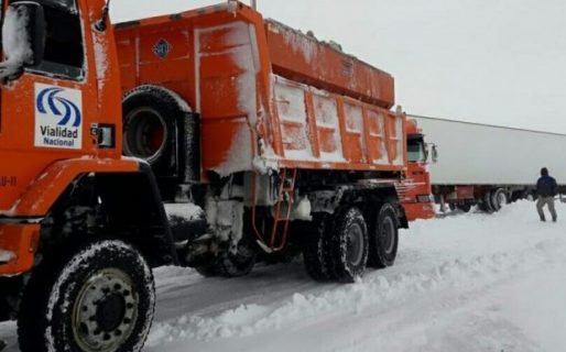 Hay entre 25 y 30 camiones varados en Pampa Salamanca