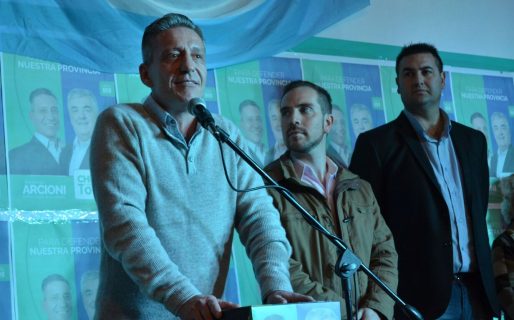 Arcioni visitó Sarmiento y respaldó a los candidatos a convencionales