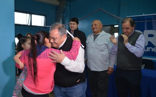 El Municipio entregó lotes en el Abásolo a familias en zona de riesgo