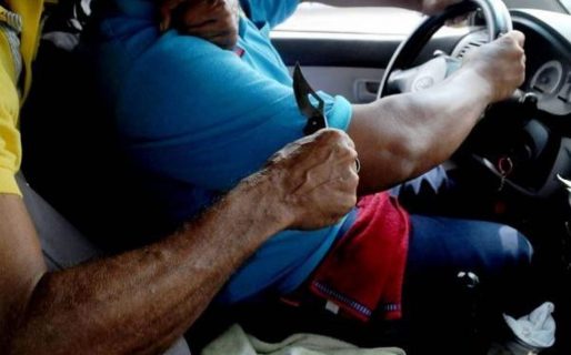 Atacaron a taxista con cuchillo y se llevaron recaudación y llaves