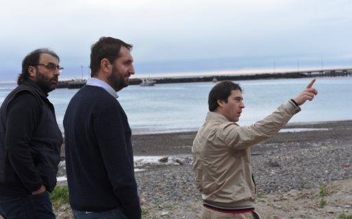 Con fuertes críticas al Municipio Álvarez de Celis paseó por Caleta Córdova
