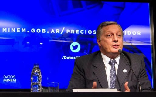 Contrapunto entre YPF y el Gobierno por la apertura del mercado de combustibles
