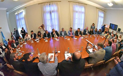 Das Neves le pidió a su Gabinete «presencia junto a la gente»