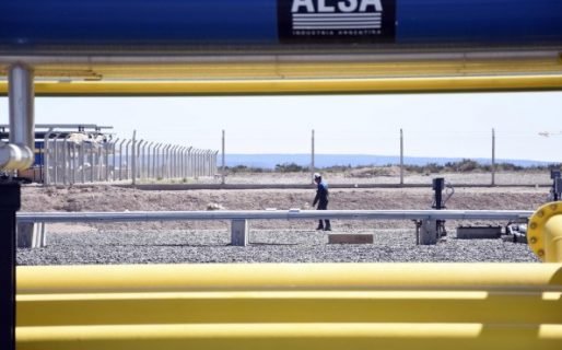 Cuál es el trasfondo de la pelea entre YPF y Aranguren