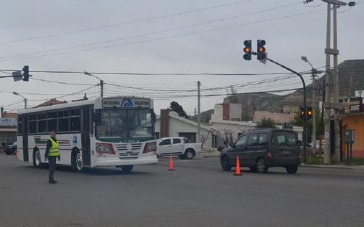Ya funcionan los nuevos semáforos en km. 3