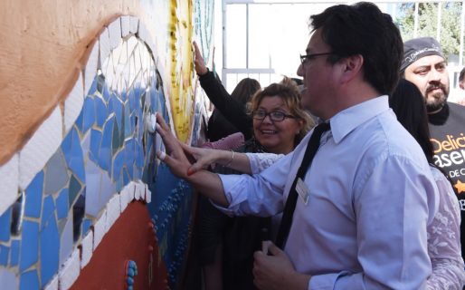 Inauguran el primer mural para no videntes del país