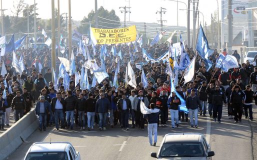 Petroleros, en estado de alerta y movilización por la baja de Equipos de PAE