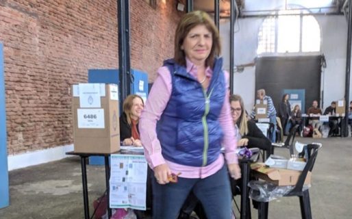 Patricia Bullrich votó a primera hora sin que casi nadie la viera