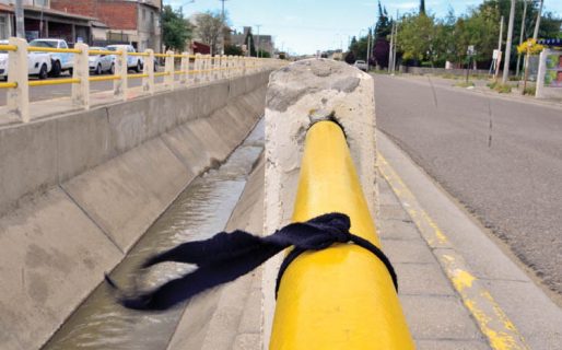 El Municipio reparará el canal de la Avenida Roca
