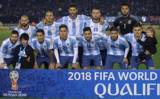 Argentina se enfrenta a Perú en un partido clave