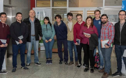 Estudiantes del CeRET visitaron el ciber simulador de perforación de PAE