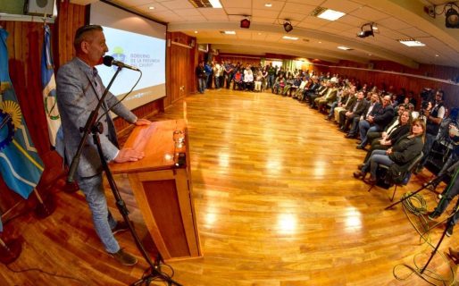 Arcioni: “Vamos a respetar lo que firmamos en la Cumbre Ambiental”