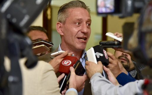 “Los únicos nombres válidos son los que yo daré”