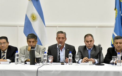 Arcioni se reunió con intendentes y jefes comunales