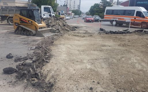Continúan los trabajos de mejoramiento de badenes en el ejido urbano