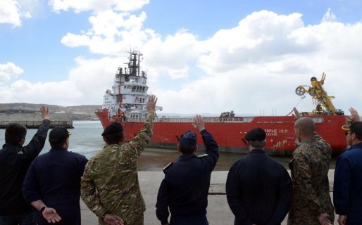 Zarpó el buque «Sophie Siem» que lleva el mini submarino