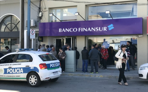 Suspenden el Banco Finansur de Cristóbal López
