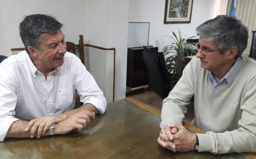 Menna se reunió con Ongarato a la espera de recibir su diploma de legislador