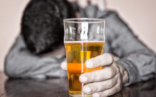 Subió a dos mujeres en la calle y lo desvalijaron