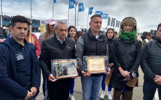 Arcioni entrega en Comodoro aportes del “Telebingo Deportivo”