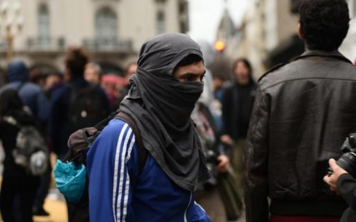 Conde impulsa Ley para identificar a encapuchados en protestas
