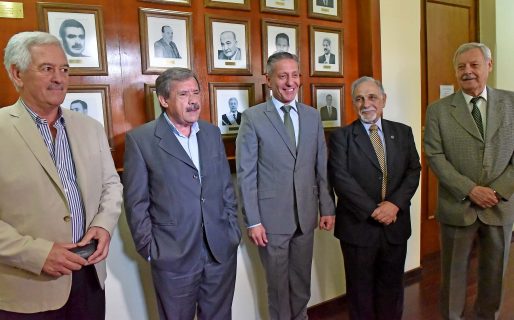 Arcioni se reunió con cuatro ex gobernadores del Chubut