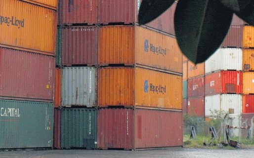 Continúa creciendo fuerte el déficit comercial