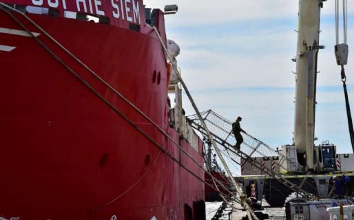 El buque «Sophie Siem» vuelve por provisiones al puerto