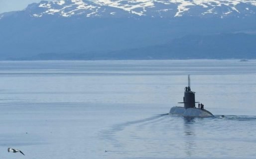 La Armada muestra cautela y busca determinar si las llamadas salieron del submarino