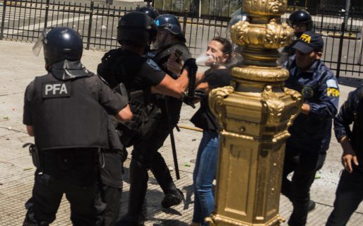 Gendarmería disparó a manifestantes y golpearon a diputados