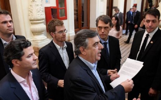 Acuerdan bono para jubilados y el lunes tratarán de aprobar la reforma