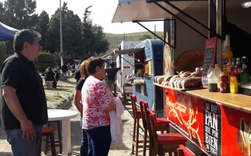 Realizan una prueba piloto de food trucks en Laprida