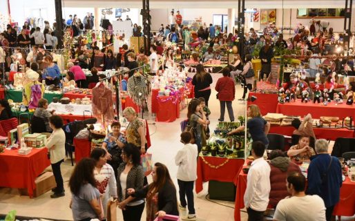 Con gran éxito comenzó la feria navideña de artesanos