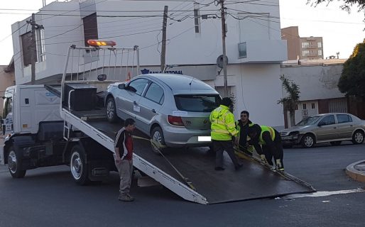 El Municipio levantará los autos que obstruyan la vía de emergencia del Hospital Regional