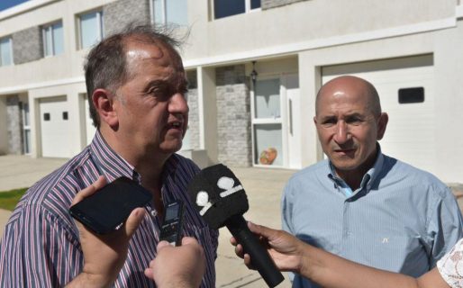 Linares participó de la entrega de unidades habitacionales a Petroleros Jerárquicos